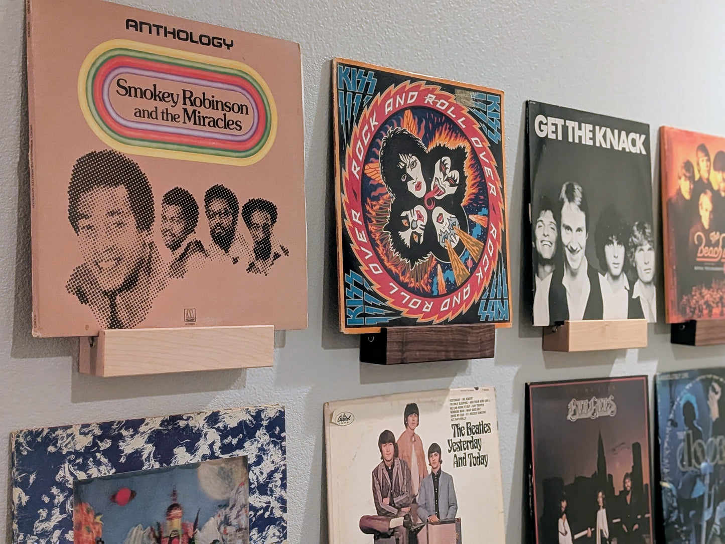 Solid Wood Vinyl Record Display Stand – Renter Friendly LP Album Mount, No Tools Required